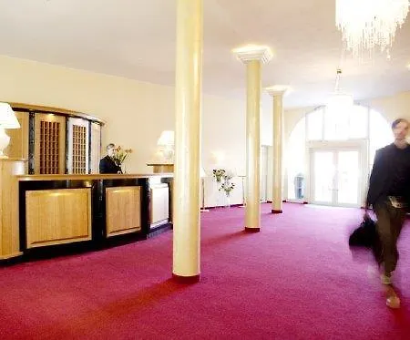 Hotel Schloss Reinach 4*