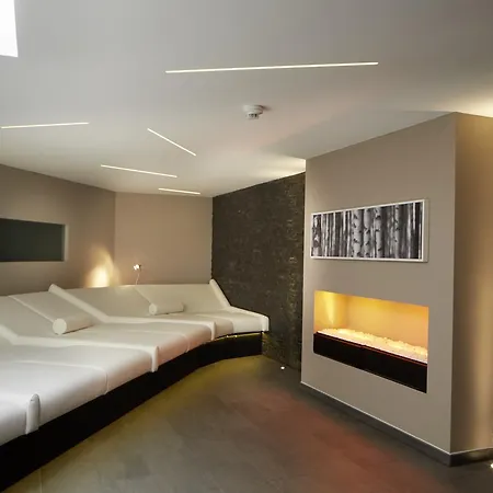 Schloss Reinach 4*