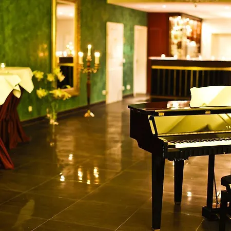Schloss Reinach 4*